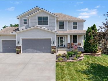 1000 BELLFLOWER Lane, Greenwood, MO 64034