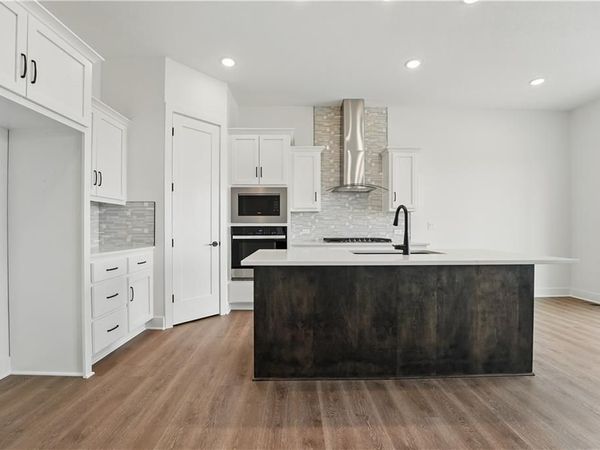 1706 NW 105th Street, Kansas City, MO 64155