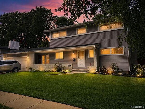 1814 Rockcreek Lane, Flint, MI 48507