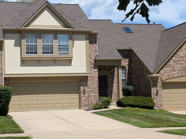 233 Lorraine Circle , Bloomingdale, IL 60108