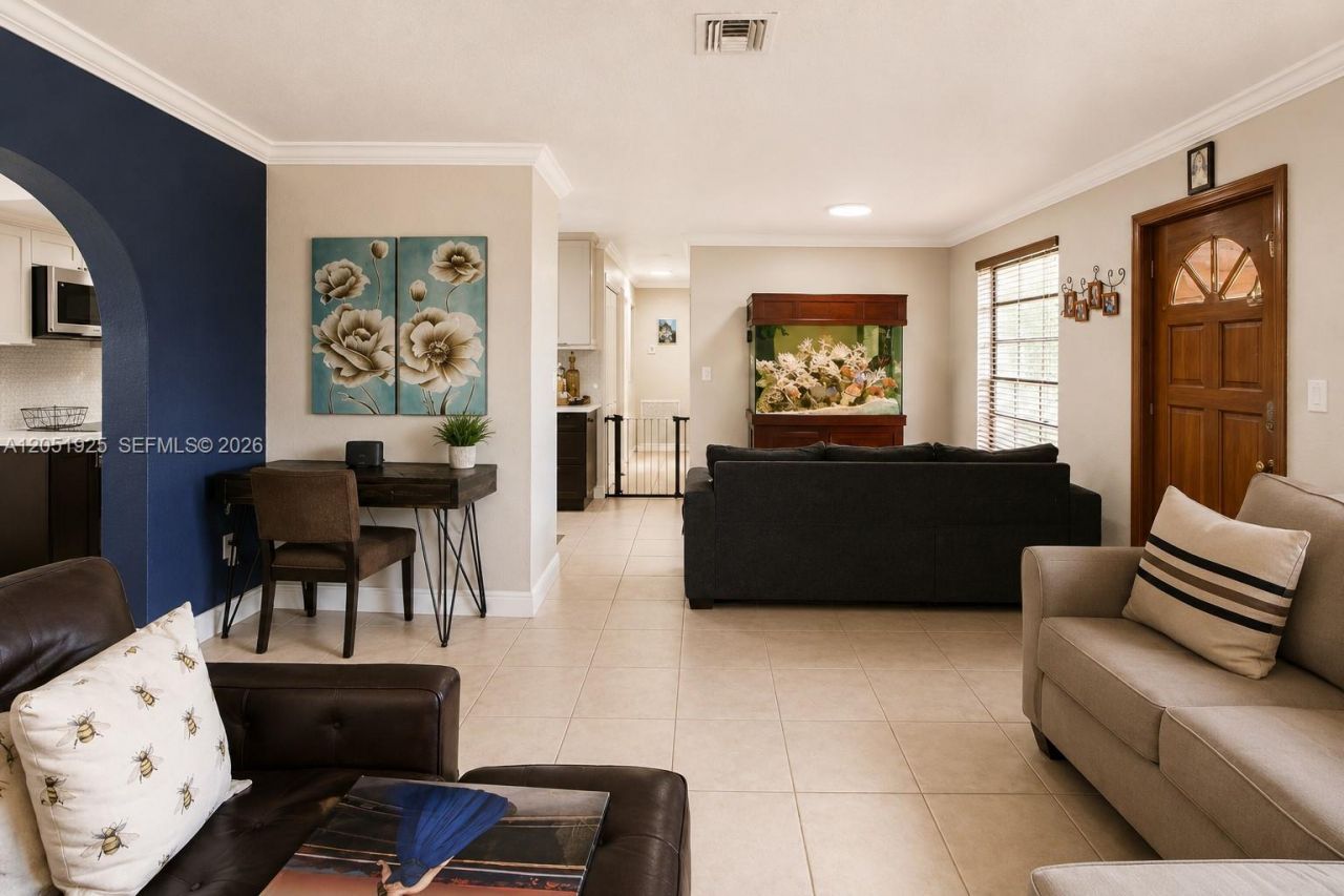 5865 W 13 Avenue, Hialeah, FL 33012 Photo