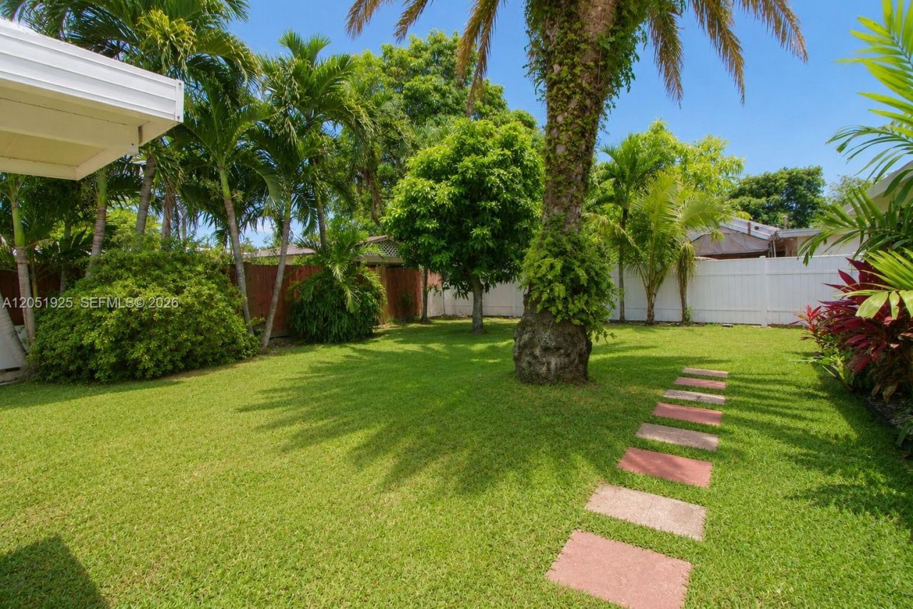 5865 W 13 Avenue, Hialeah, FL 33012 Photo