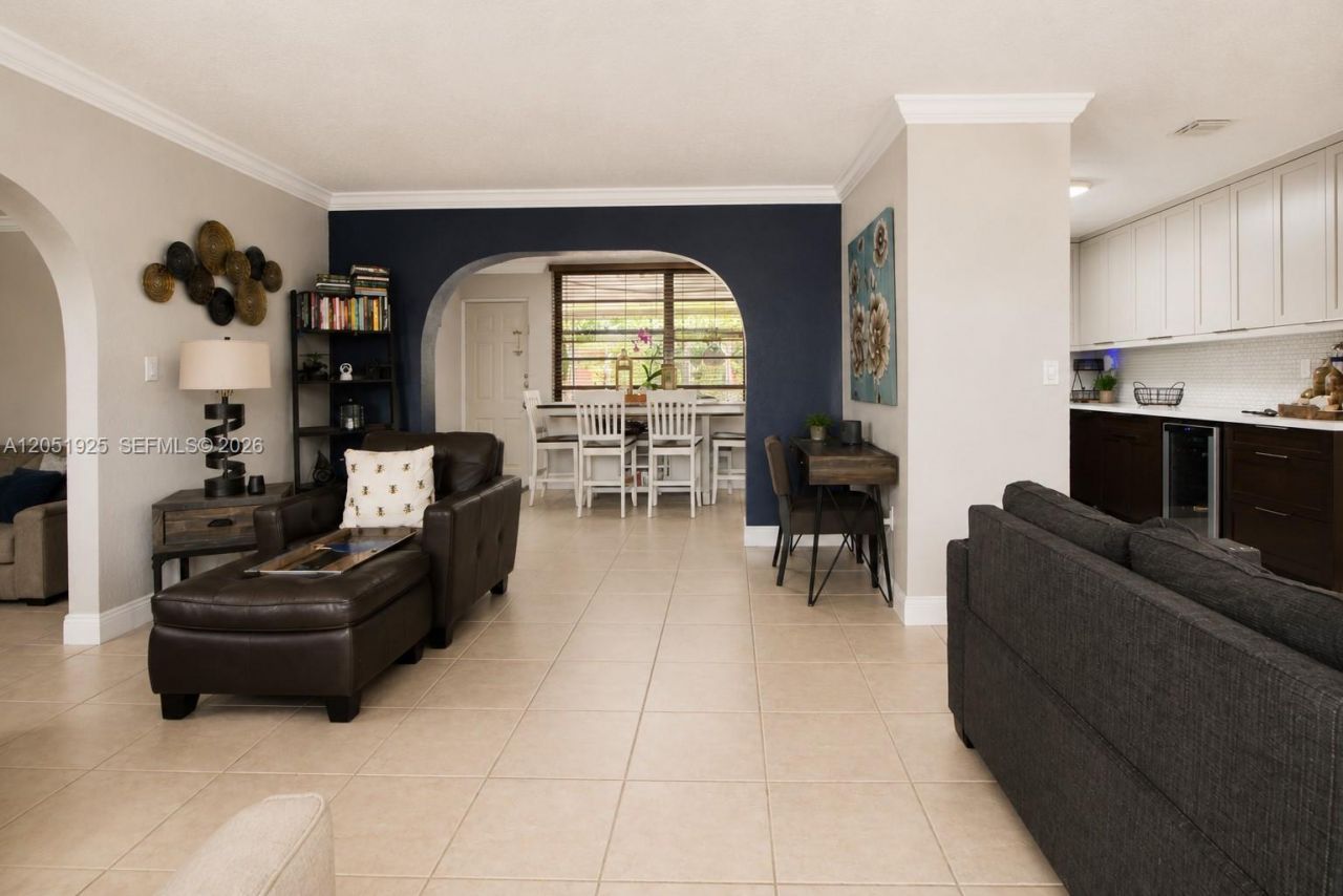 5865 W 13 Avenue, Hialeah, FL 33012 Photo