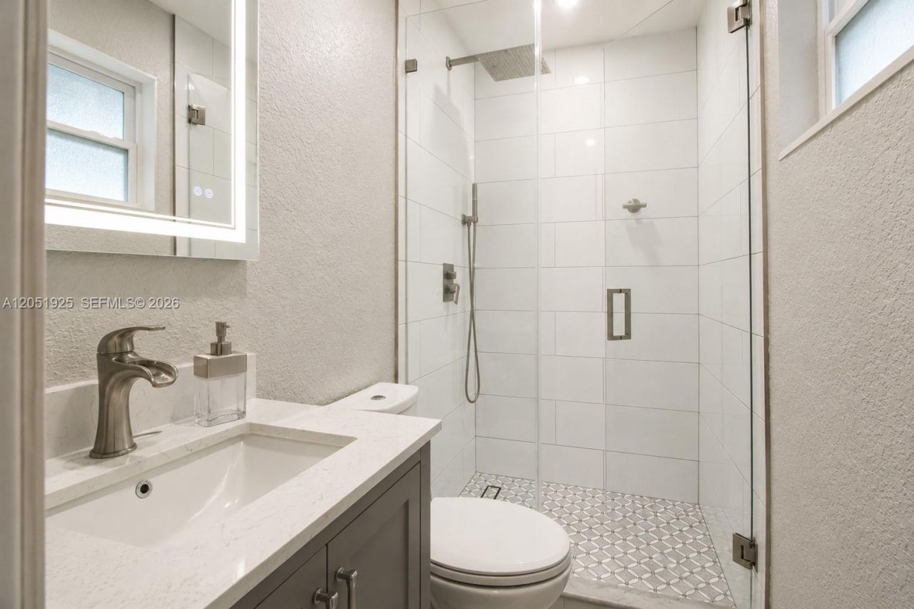 5865 W 13 Avenue, Hialeah, FL 33012 Photo