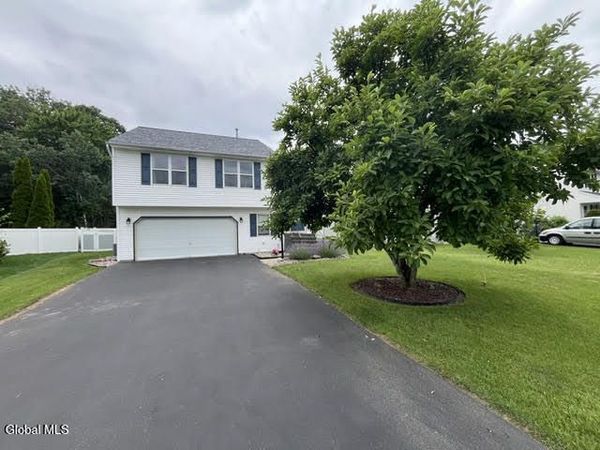 1104 Regal Court, Glenville, NY 12302