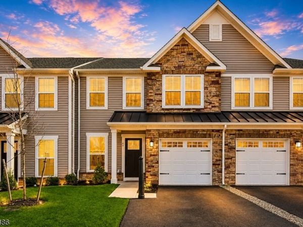 49 Owen Ct, Franklin, NJ 08873