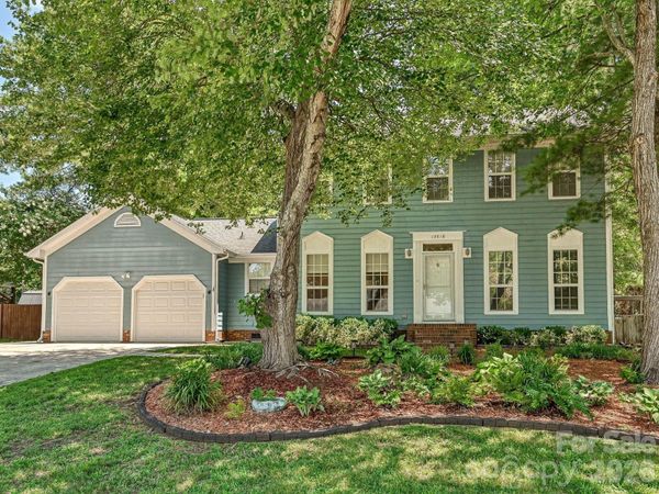 13518 Krislyn Woods Place, Charlotte, NC 28278