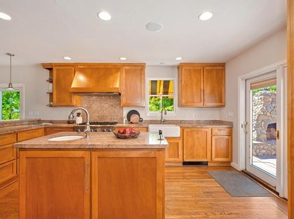 551 Southgate Rd, Sacramento, CA 95815 Photo