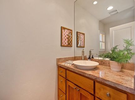 551 Southgate Rd, Sacramento, CA 95815 Photo