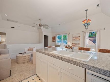 551 Southgate Rd, Sacramento, CA 95815 Photo