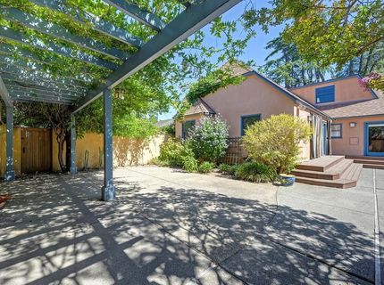 551 Southgate Rd, Sacramento, CA 95815 Photo