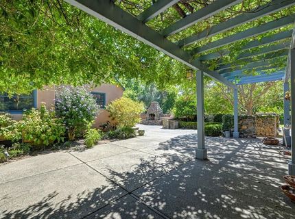551 Southgate Rd, Sacramento, CA 95815 Photo