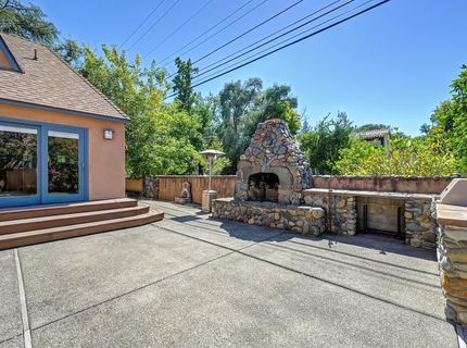 551 Southgate Rd, Sacramento, CA 95815 Photo