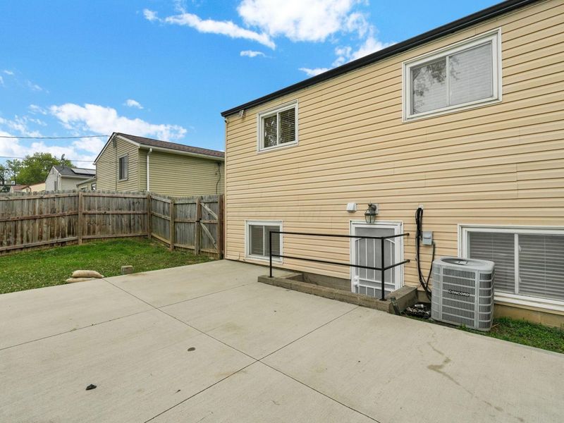1435 E Mithoff Street, Columbus, OH 43206 Photo 2