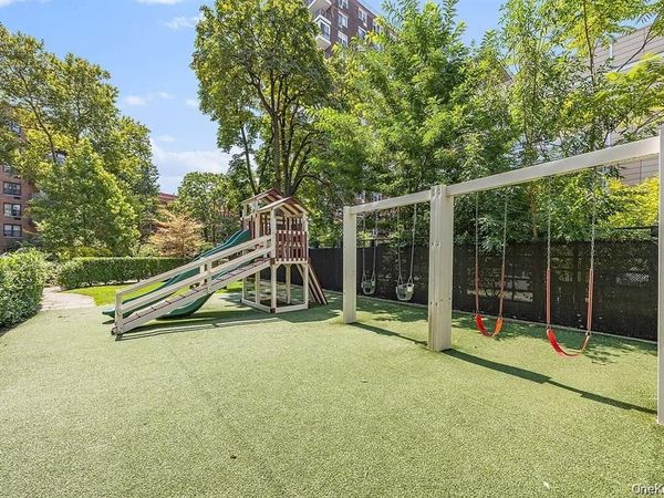 87-10 51 Avenue, Unit 4R, Elmhurst, NY 11373