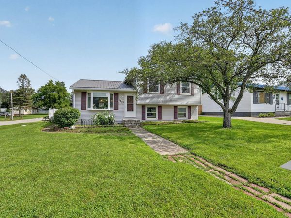 1303 Shultz Street, Waterloo, IA 50707