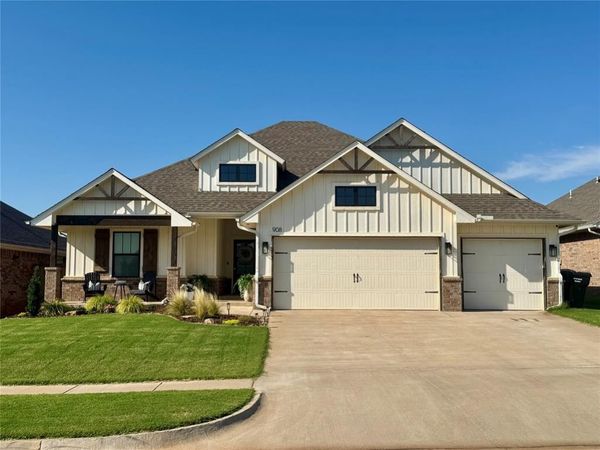 908 SE 30th Street, Moore, OK 73160