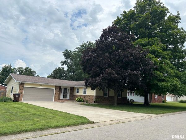 1202 6TH Street, Pawnee, IL 62558