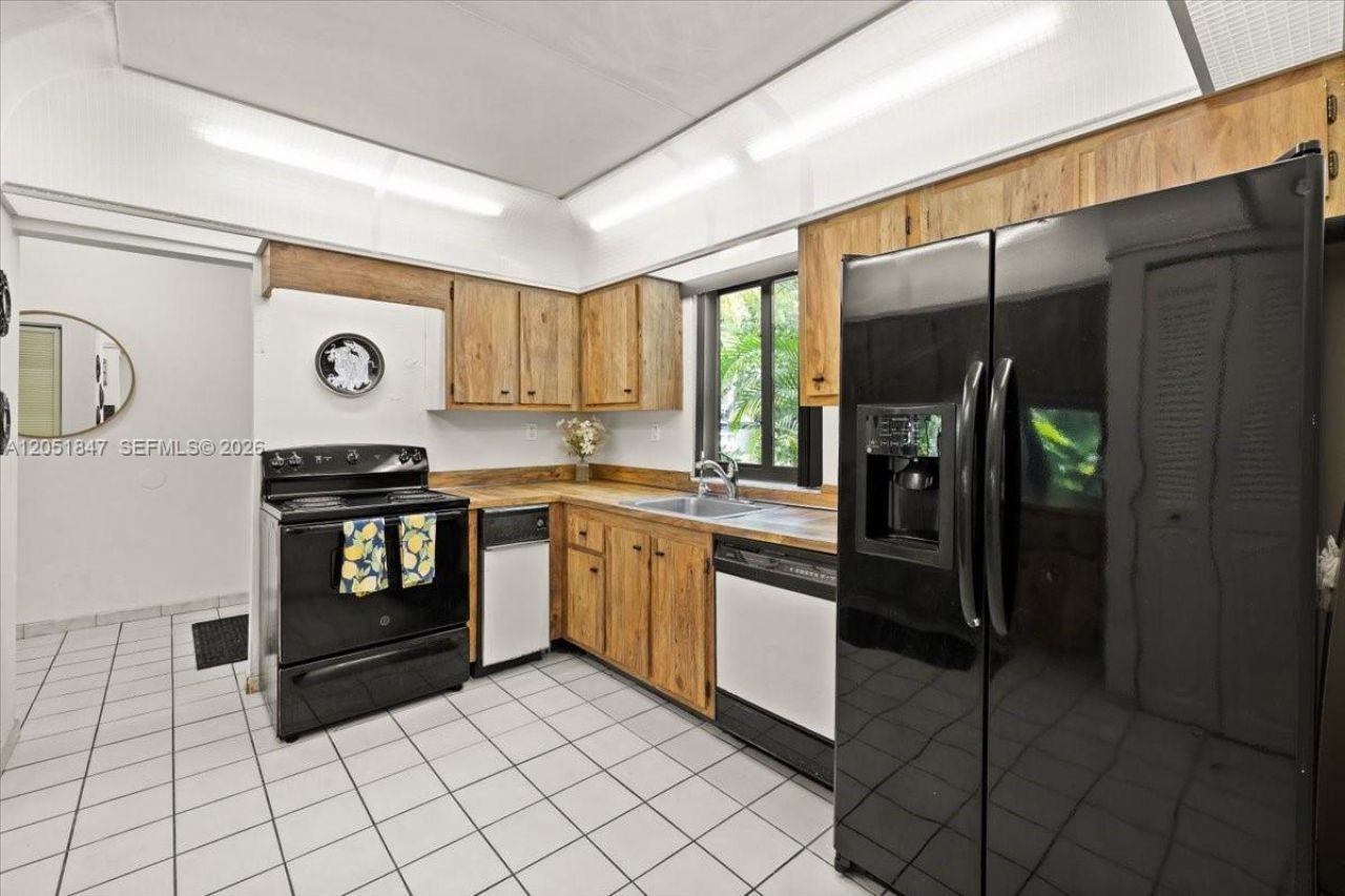 19996 NE 5th Ct, Unit 4C, Miami, FL 33179 Photo