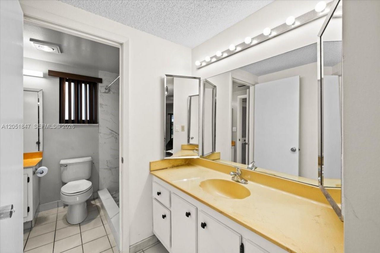 19996 NE 5th Ct, Unit 4C, Miami, FL 33179 Photo