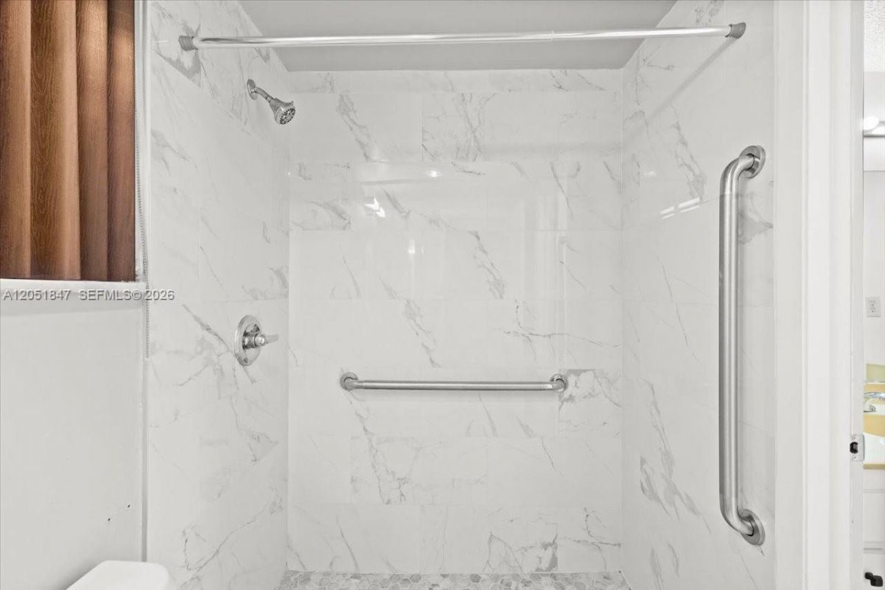 19996 NE 5th Ct, Unit 4C, Miami, FL 33179 Photo