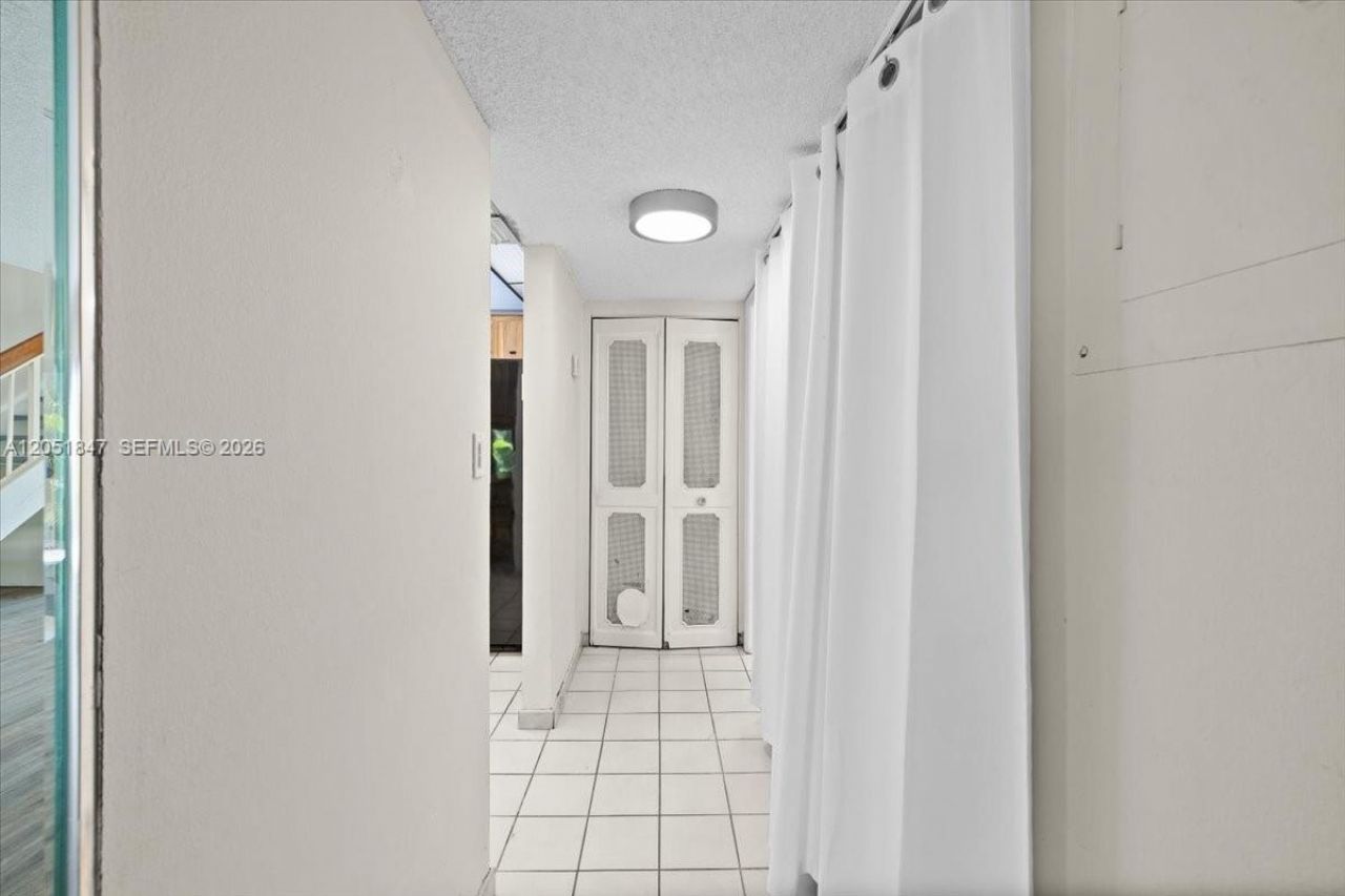 19996 NE 5th Ct, Unit 4C, Miami, FL 33179 Photo