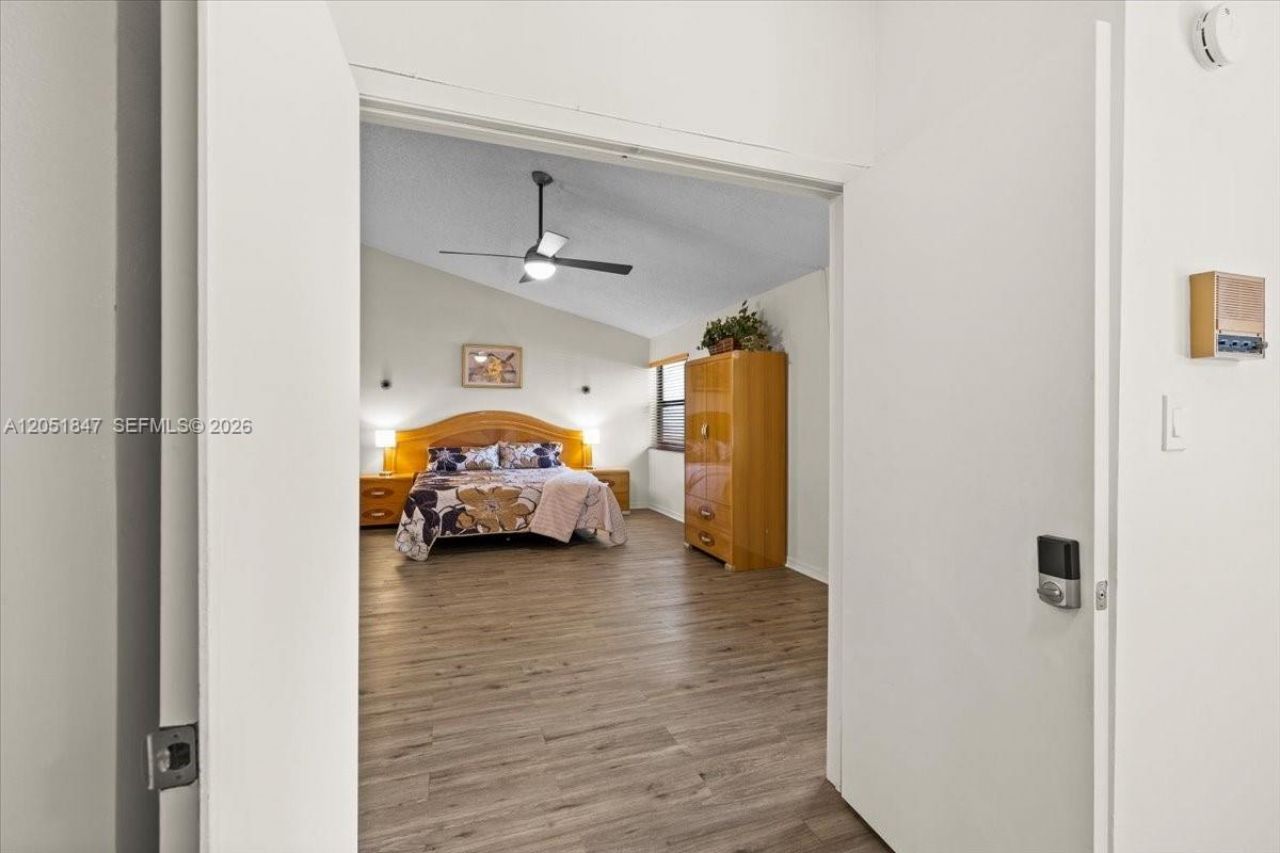 19996 NE 5th Ct, Unit 4C, Miami, FL 33179 Photo
