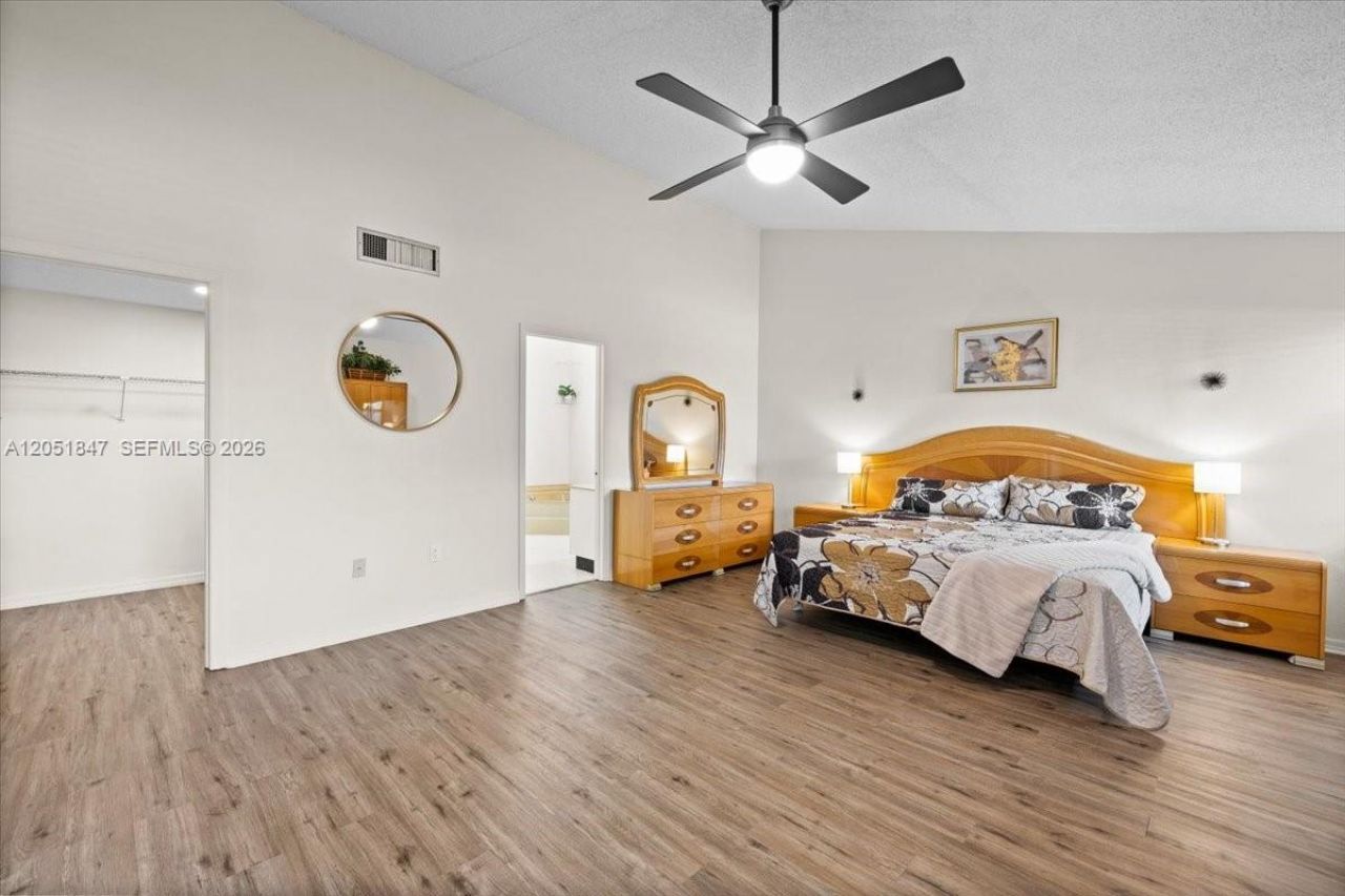 19996 NE 5th Ct, Unit 4C, Miami, FL 33179 Photo