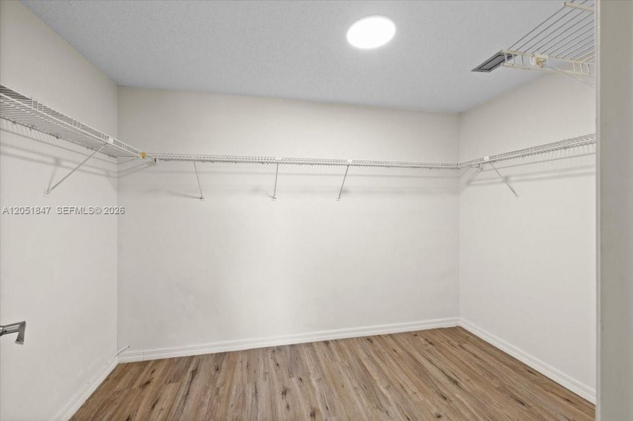 19996 NE 5th Ct, Unit 4C, Miami, FL 33179 Photo
