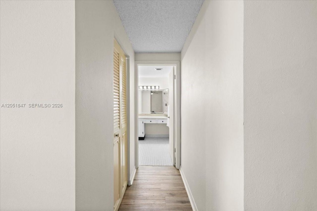 19996 NE 5th Ct, Unit 4C, Miami, FL 33179 Photo