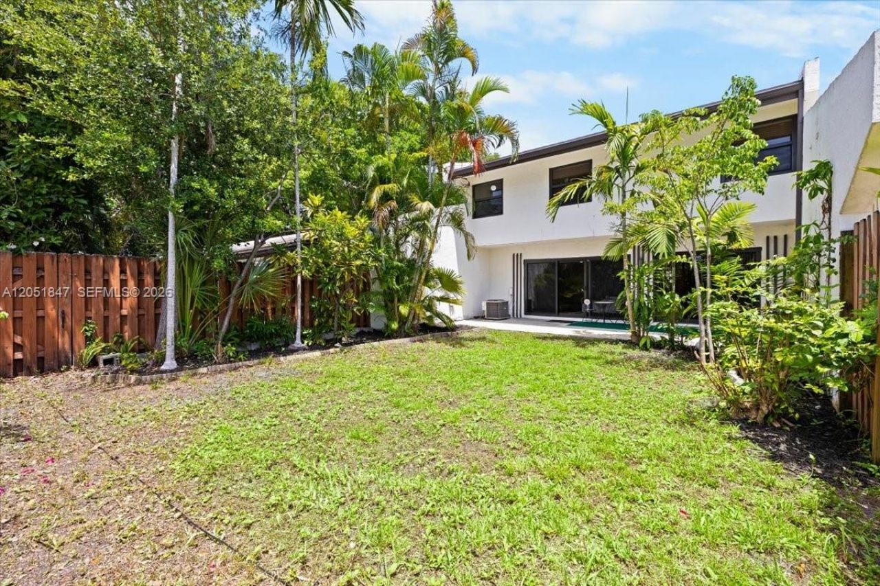 19996 NE 5th Ct, Unit 4C, Miami, FL 33179 Photo