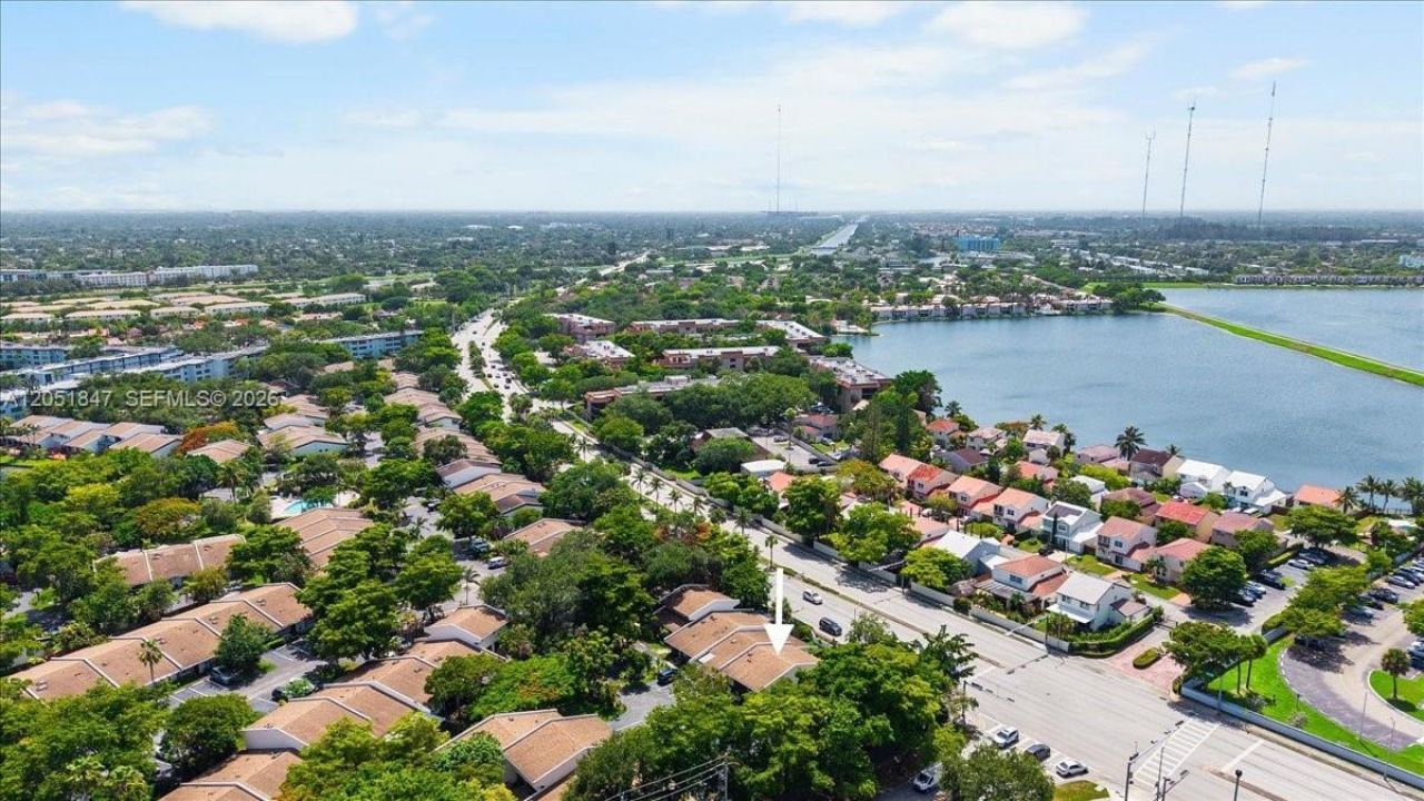 19996 NE 5th Ct, Unit 4C, Miami, FL 33179 Photo