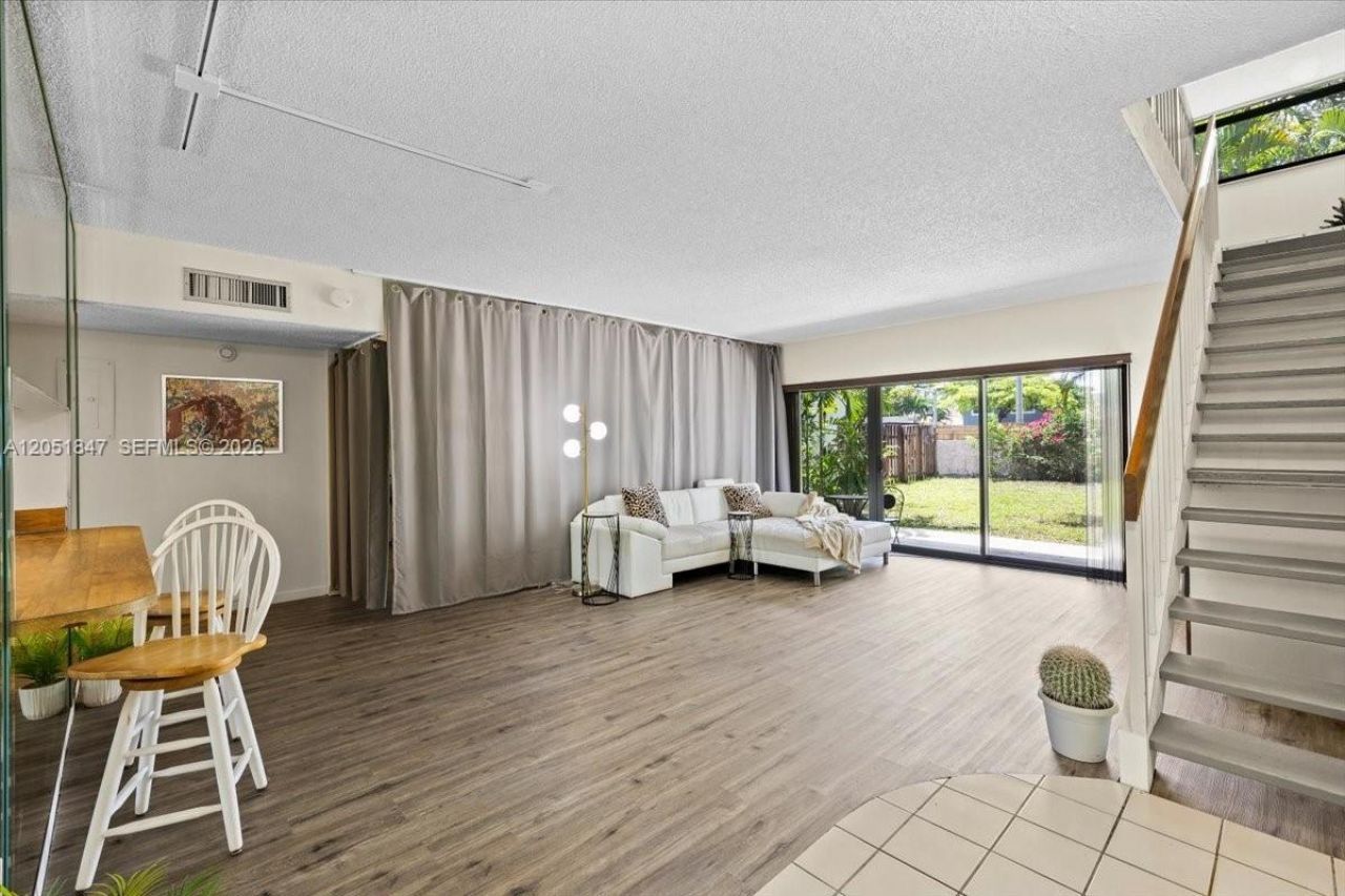 19996 NE 5th Ct, Unit 4C, Miami, FL 33179 Photo