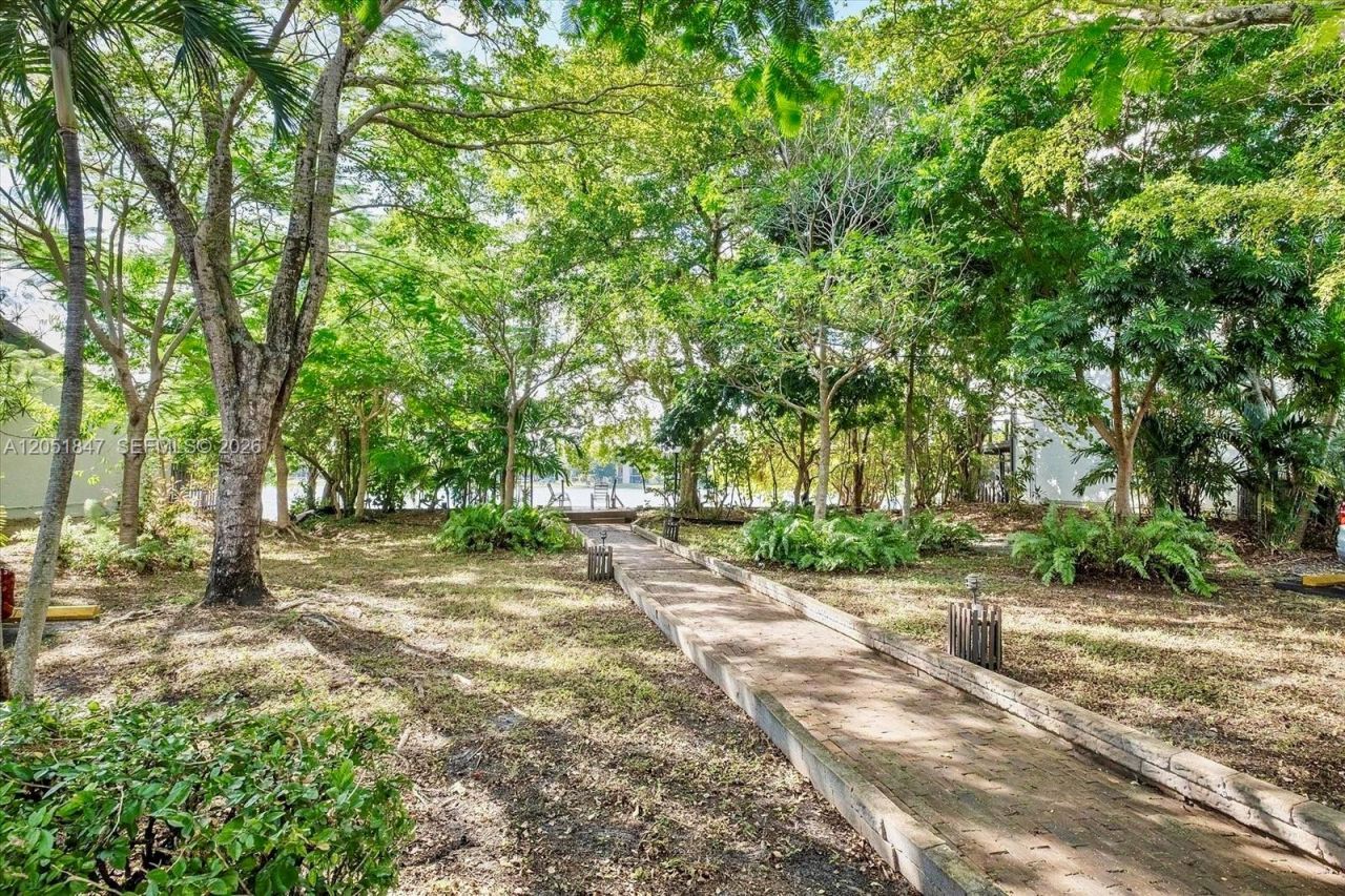 19996 NE 5th Ct, Unit 4C, Miami, FL 33179 Photo