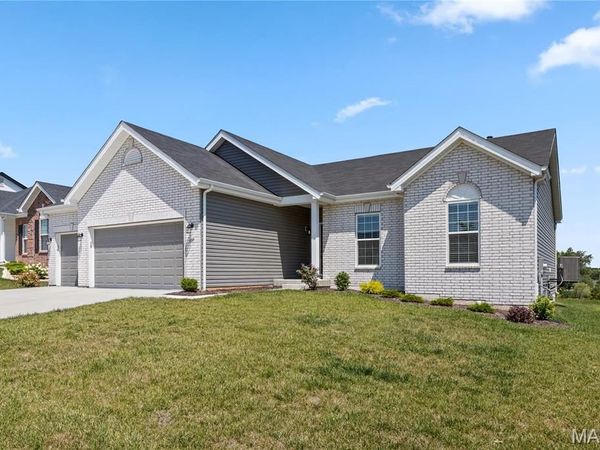 297 Osprey Court , Lake St Louis, MO 63367