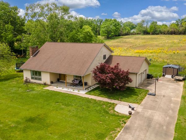 11499 LAURELWOOD Lane , Carbondale, IL 62901