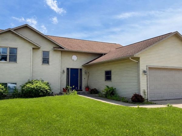 23 Jaz Circle, Reedsburg, WI 53959