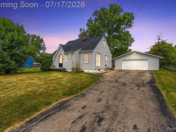 2496 Stockbridge Street, Burton, MI 48509