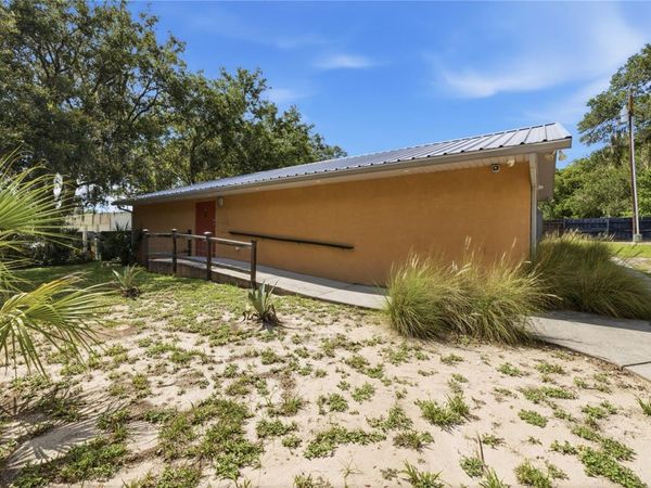 2250 N VOLUSIA AVENUE , ORANGE CITY, FL 32763