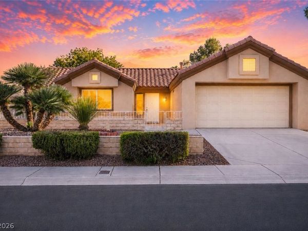 8701 Villa Ridge Drive , Las Vegas, NV 89134