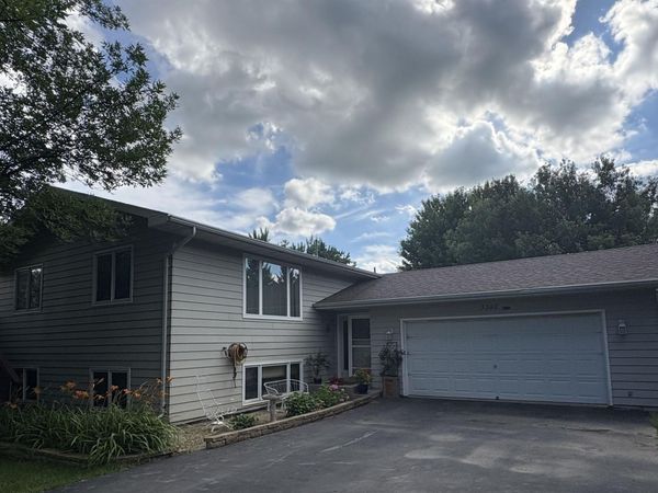 3342 Aspen Ave, Brookings, SD 57006