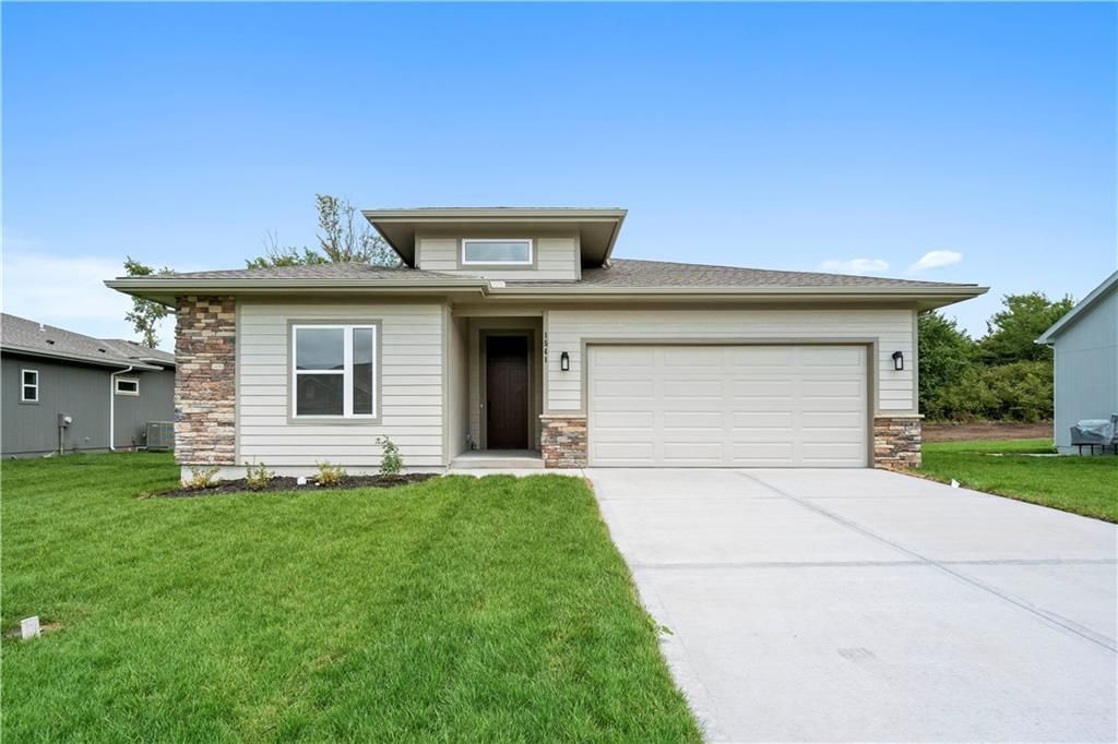 1490 N 162nd Terrace, Basehor, KS 66007 Main Photo