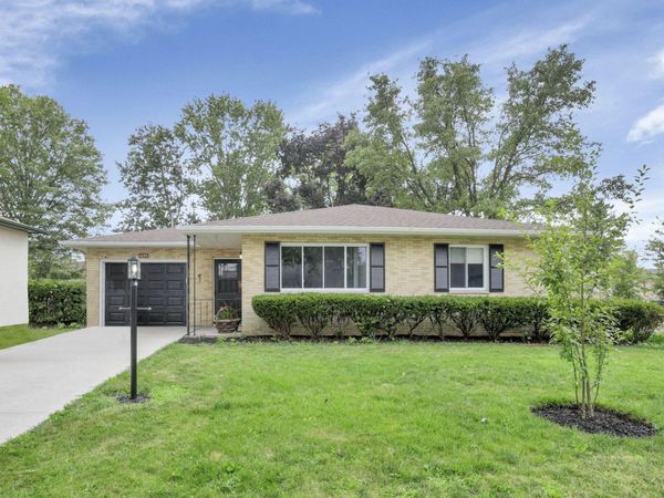 1695 Rocky Pine Loop N, Columbus, OH 43229