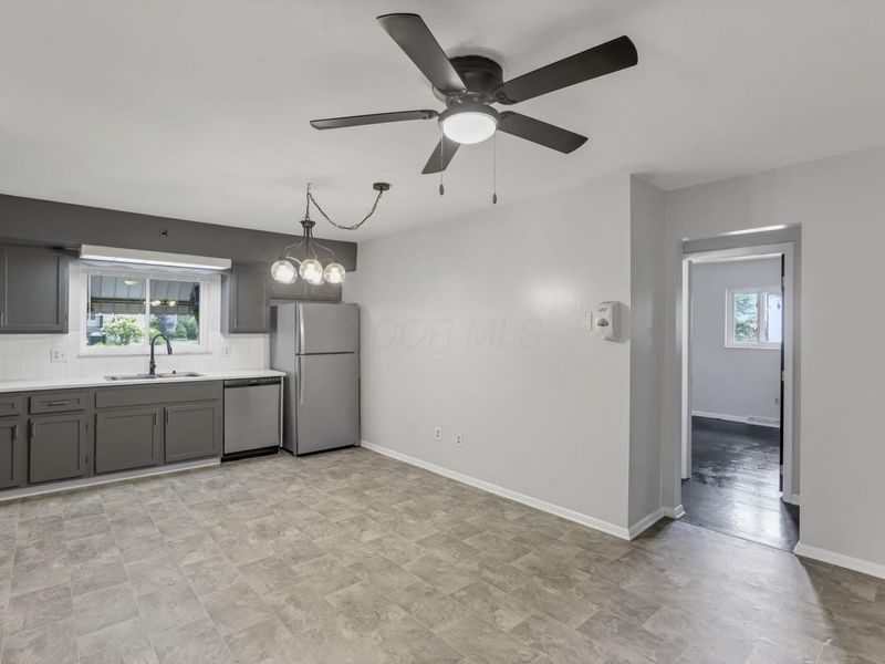 1695 Rocky Pine Loop N, Columbus, OH 43229 Photo 12