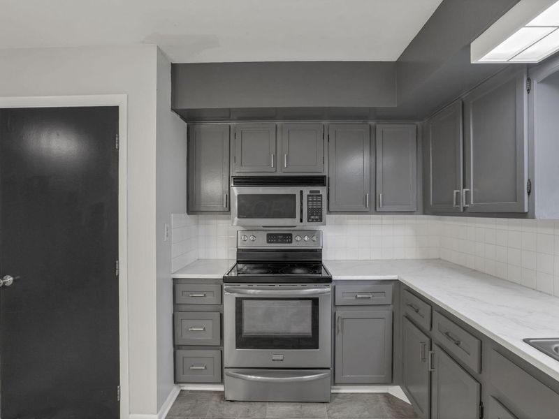 1695 Rocky Pine Loop N, Columbus, OH 43229 Photo 13