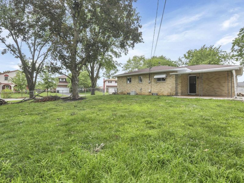 1695 Rocky Pine Loop N, Columbus, OH 43229 Photo 28