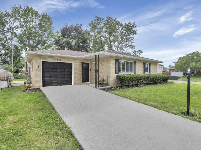 1695 Rocky Pine Loop N, Columbus, OH 43229 Photo 4