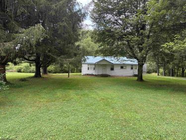 2906 Gladesville Road, Independence, WV 26374