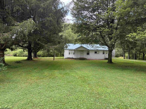 2906 Gladesville Road, Independence, WV 26374