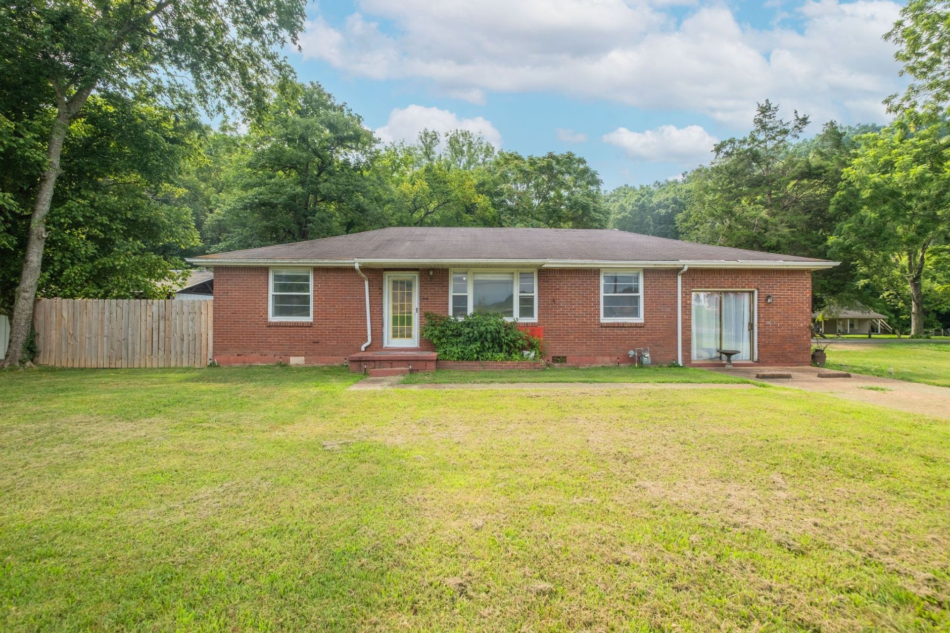 1329 Louisville Hwy, Goodlettsville, TN 37072 Main Photo